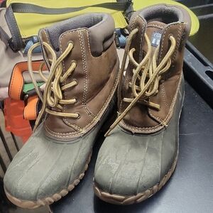 Nautica Kids Boots in Brown and Green